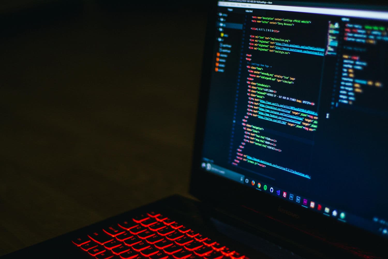 Développement de smart contracts Solidity sur les chaînes EVM